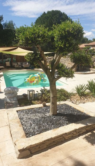 jardin aménagé à Nîmes