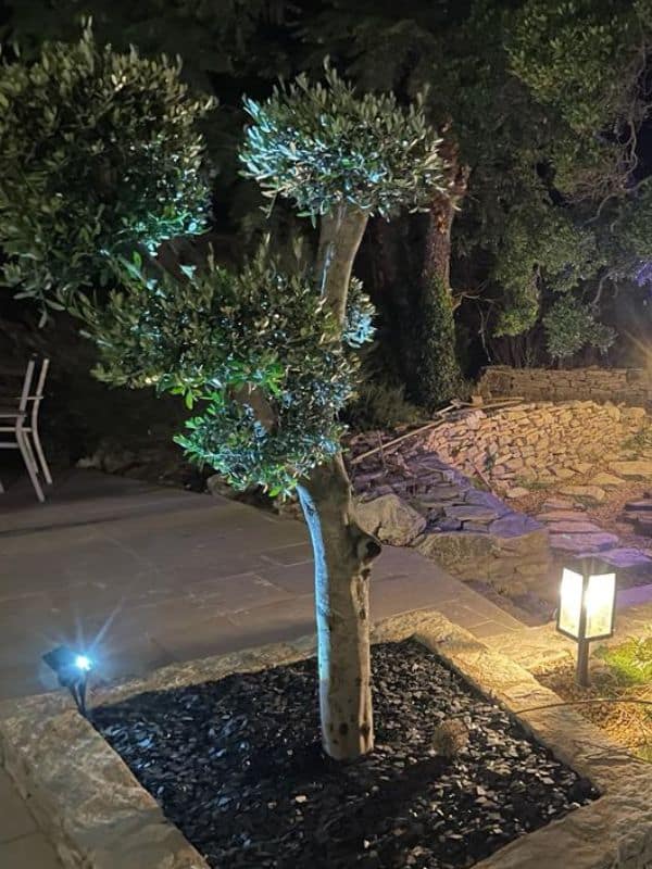 éclairage de jardins dans la région nîmoise
